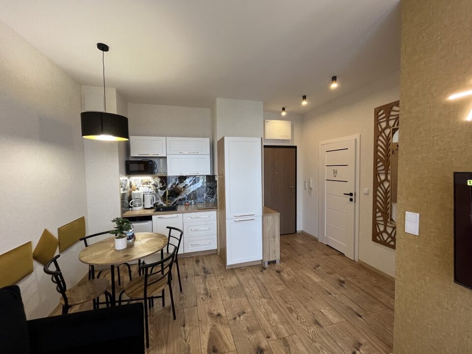 Coin repas et kitchenette – Appartement F522, Międzyzdroje