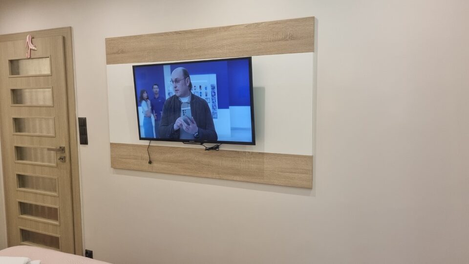 Tv i soveværelset – Lejlighed Otimo, Międzyzdroje